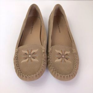 Lucky Brand tan suede embroidered moccasins SZ 9